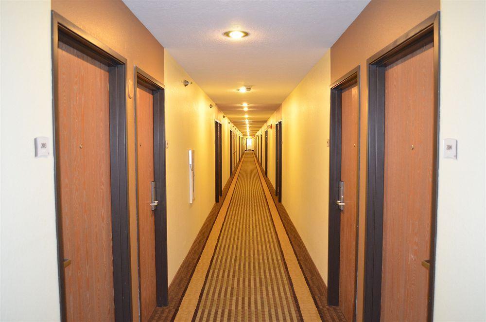 Quality Inn & Suites Marinette Exterior photo